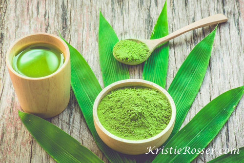 shutterstock_matcha powder leaf spoon wood cup