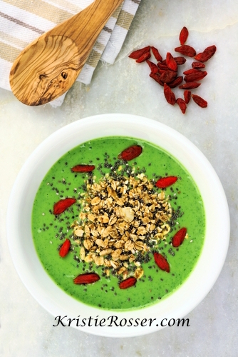 shutterstock_green smoothie bowl and gogi berrie with oatmeal