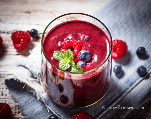shutterstock_smoothie beet and berry
