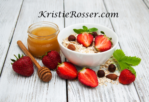 shutterstock_oatmeal with strawberry and honey 453639757